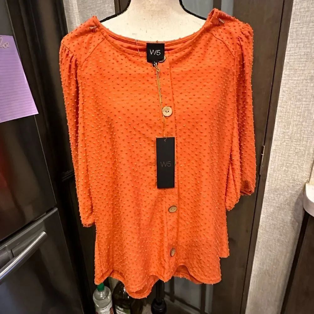 NWT W5 Top 